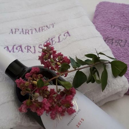 ロヴィニMaristelaアパートメント エクステリア 写真
